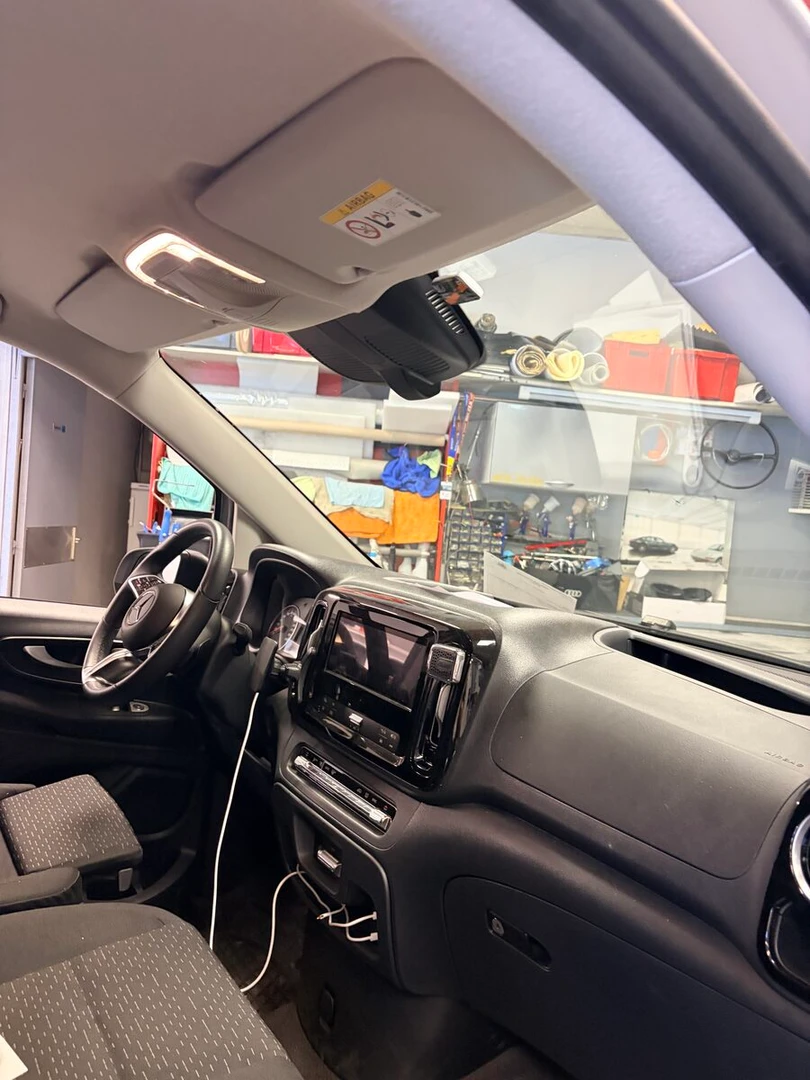 Mercedes Vito 2026 : dashcams BlackVue tout autour du véhicule