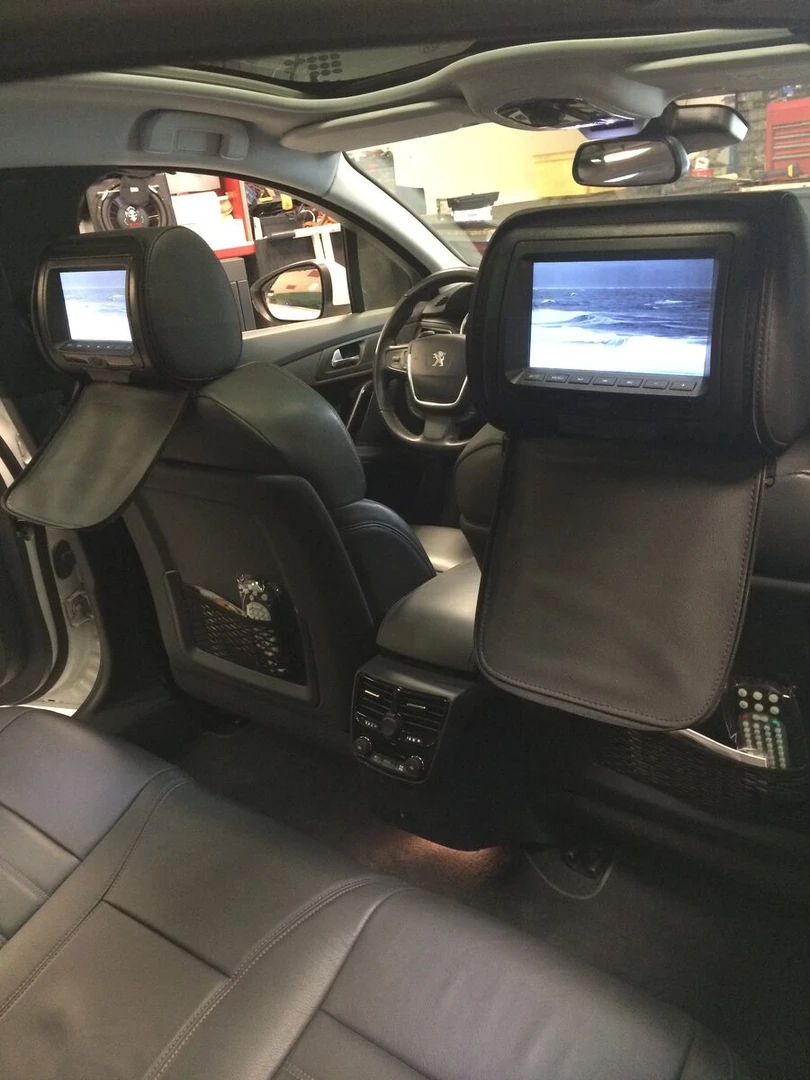 Peugeot 3008 : des écrans dans les appuis-tête pour voyager sereinement