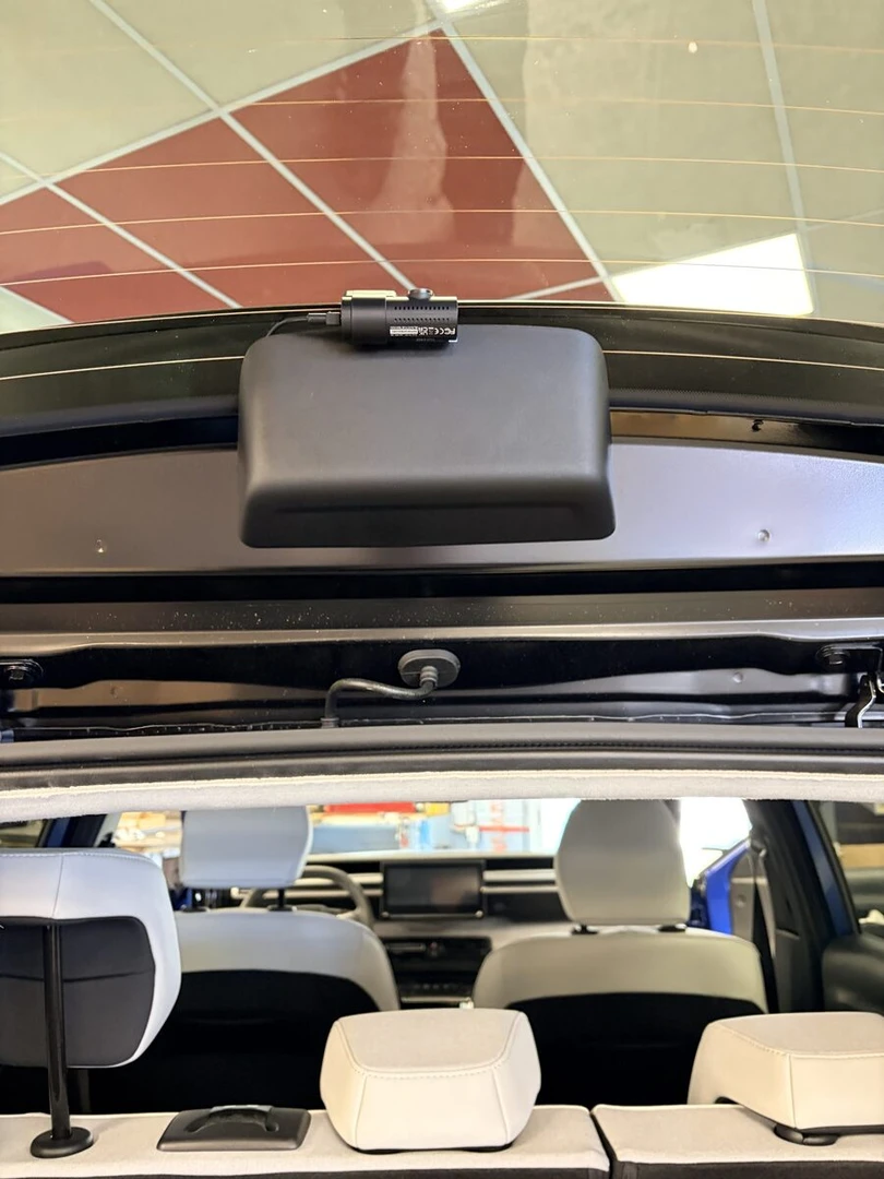 Citroën C3 : dashcam BlackVue avant et arrière avec mode parking et Wi-Fi