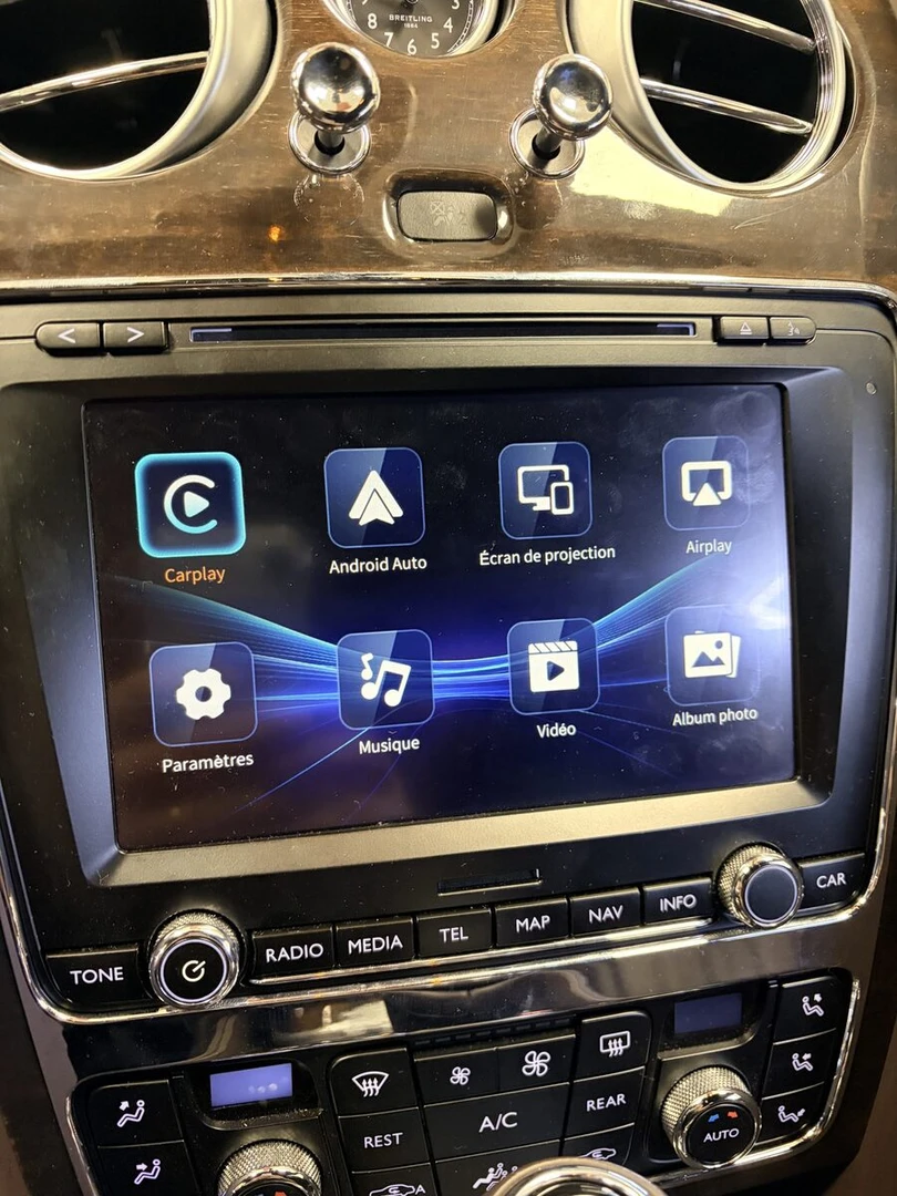 Bentley Continental : CarPlay, Android Auto et caméra de recul sur l'écran d'origine
