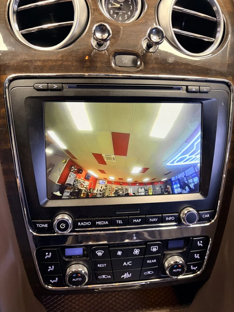 Bentley Continental : CarPlay, Android Auto et caméra de recul sur l'écran d'origine