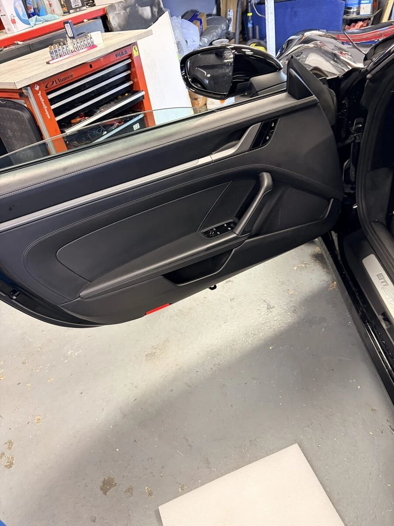 Porsche 992 Carrera S : BLAM Relax PO200 et 100MNS, portes insonorisées