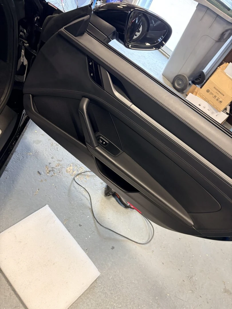 Porsche 992 Carrera S : BLAM Relax PO200 et 100MNS, portes insonorisées