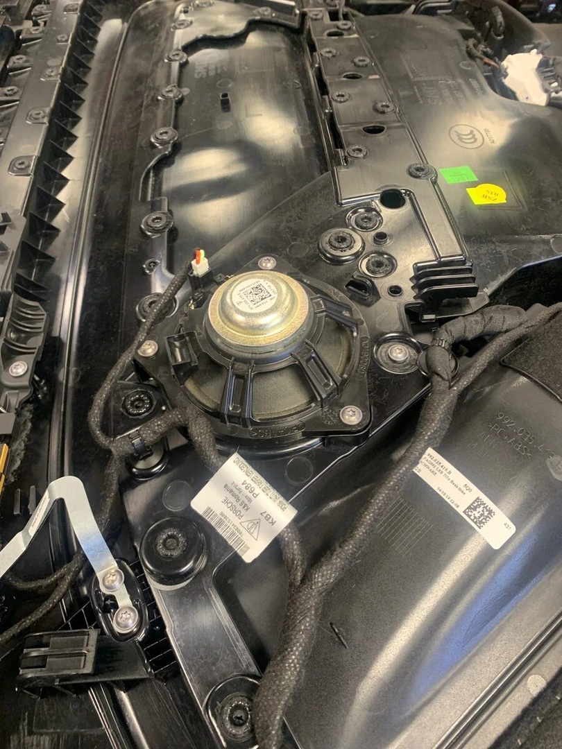 Porsche 992 Carrera S : BLAM Relax PO200 et 100MNS, portes insonorisées