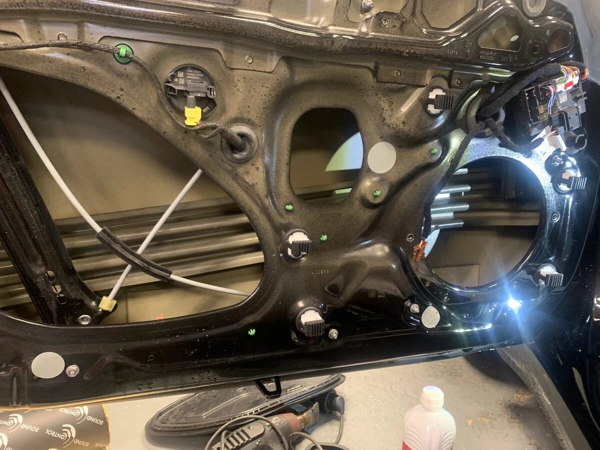 Porsche 992 Carrera S : BLAM Relax PO200 et 100MNS, portes insonorisées
