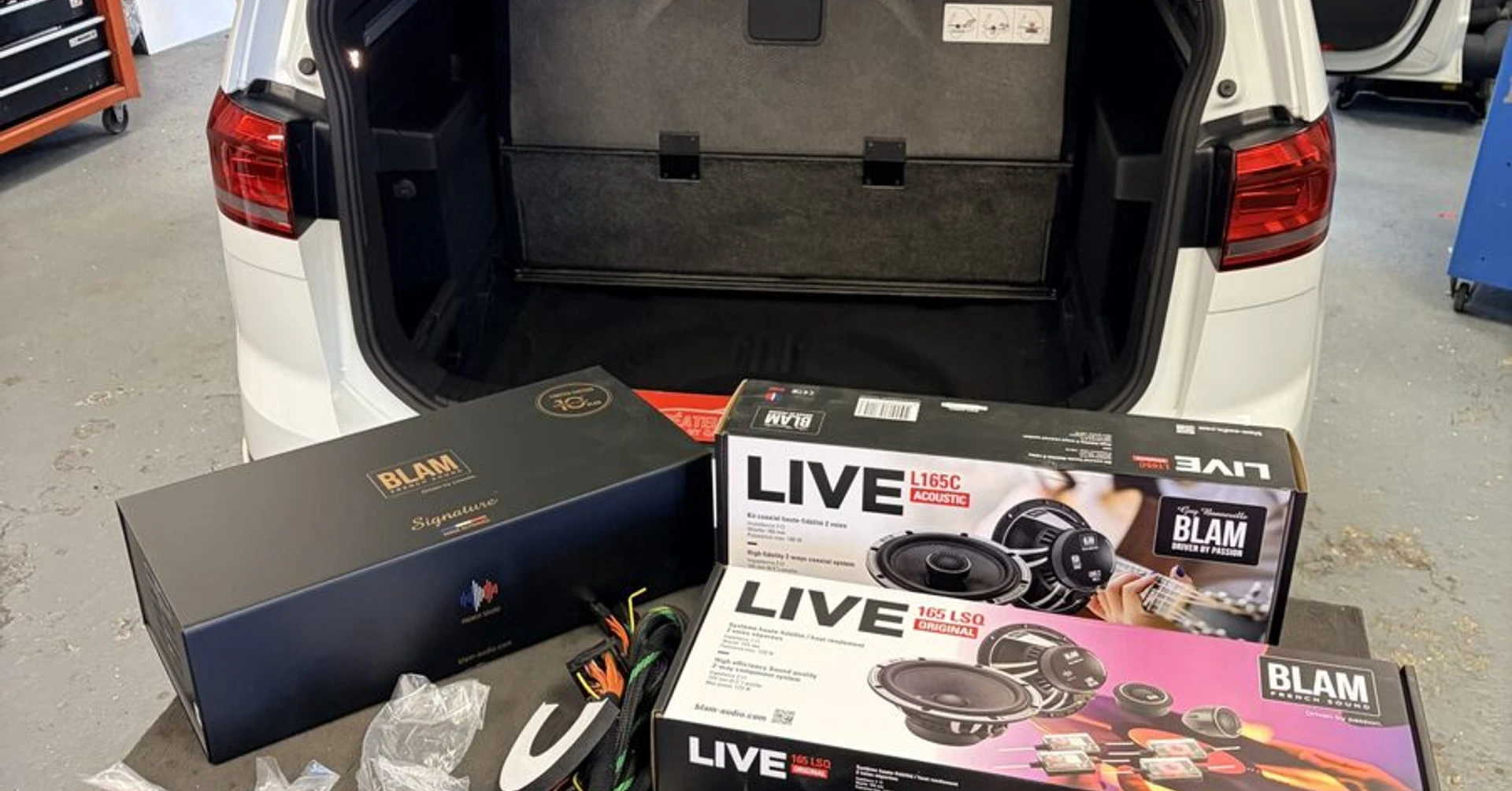 Amélioration son VW Touran : BLAM Live, DSP et caisson ESX