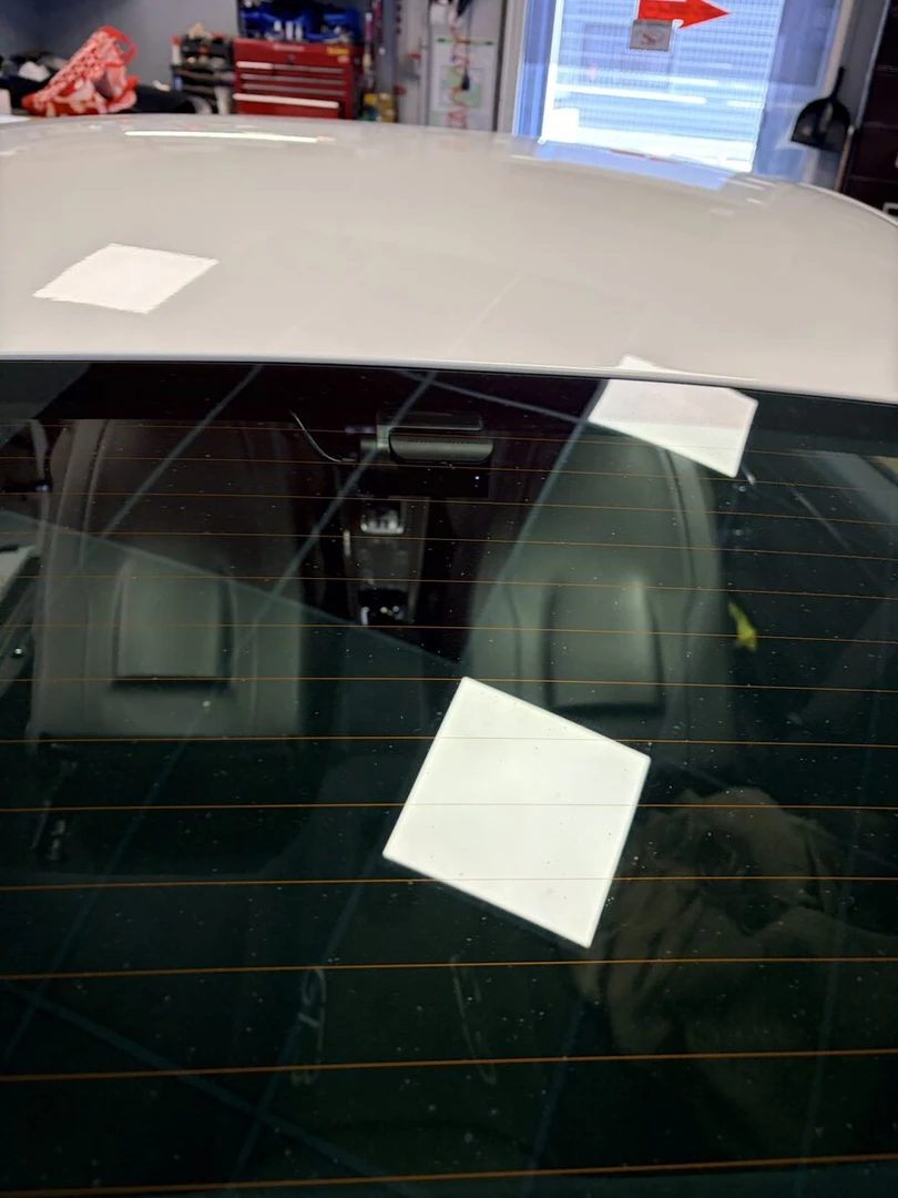 Porsche 911 GT3 : dashcam BlackVue avant et arrière, intégration invisible