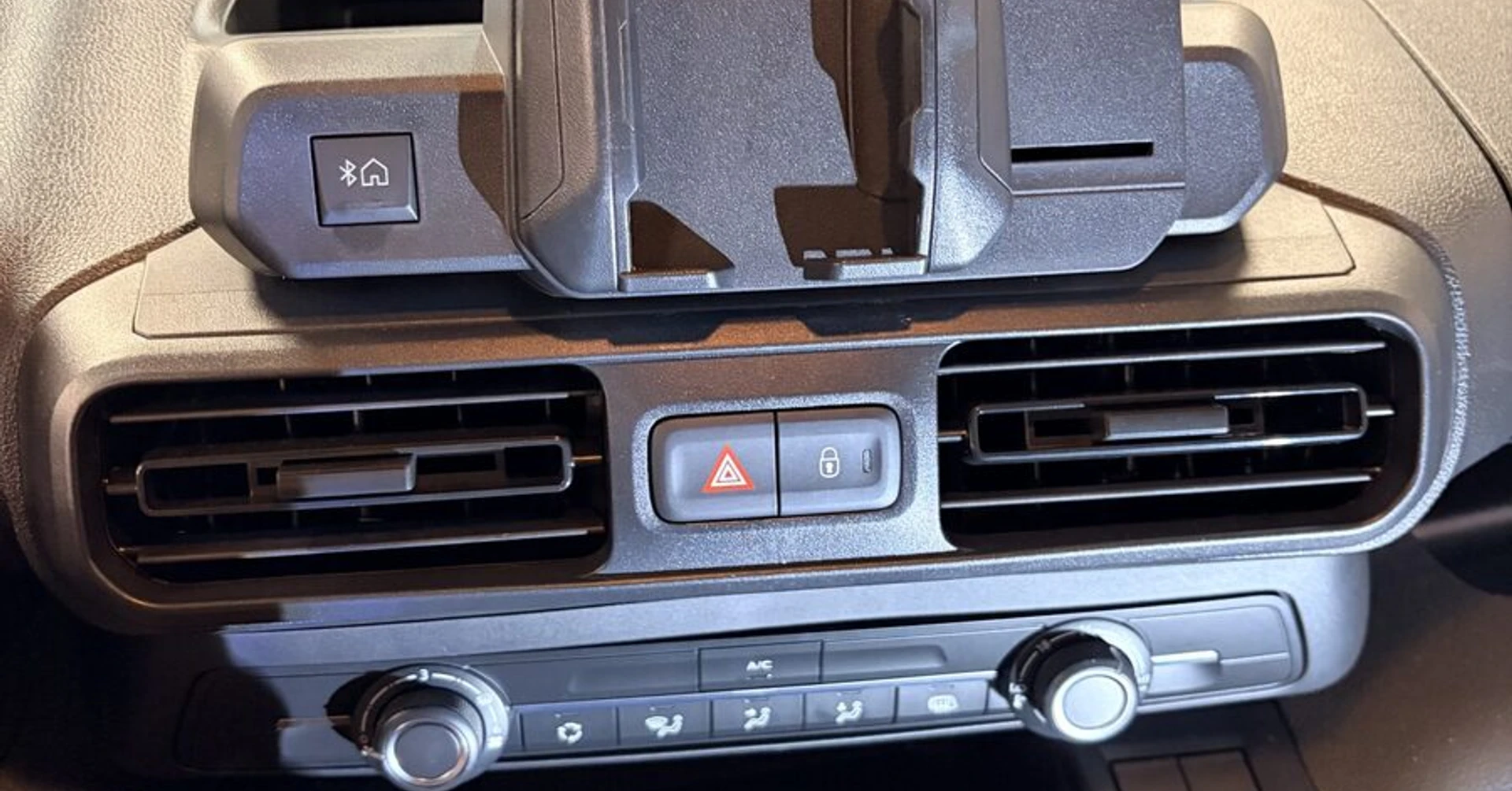 Autoradio écran sur Fiat Doblò, Berlingo et Partner