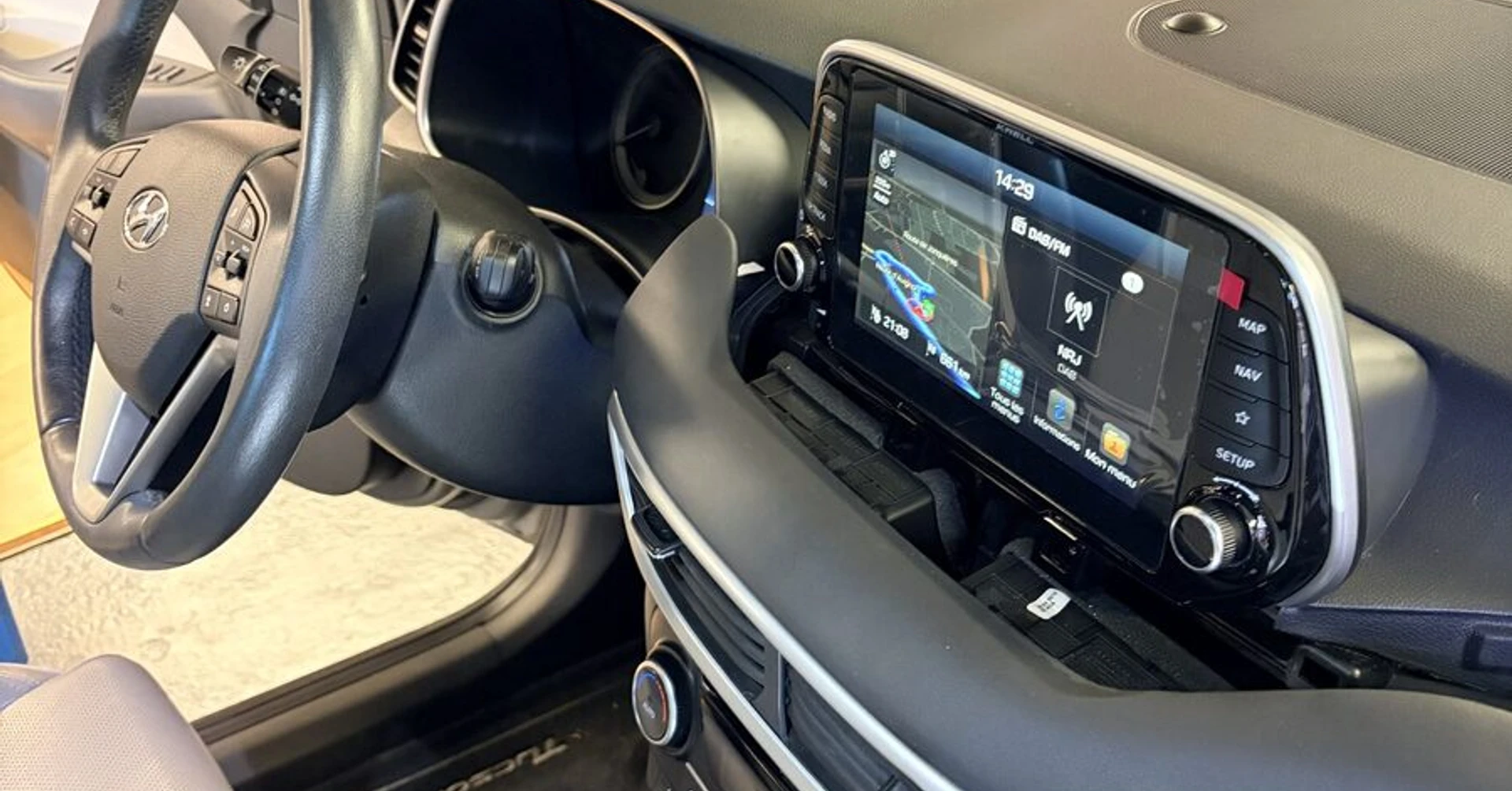Réparation de l'écran multimédia d'un Hyundai Tucson