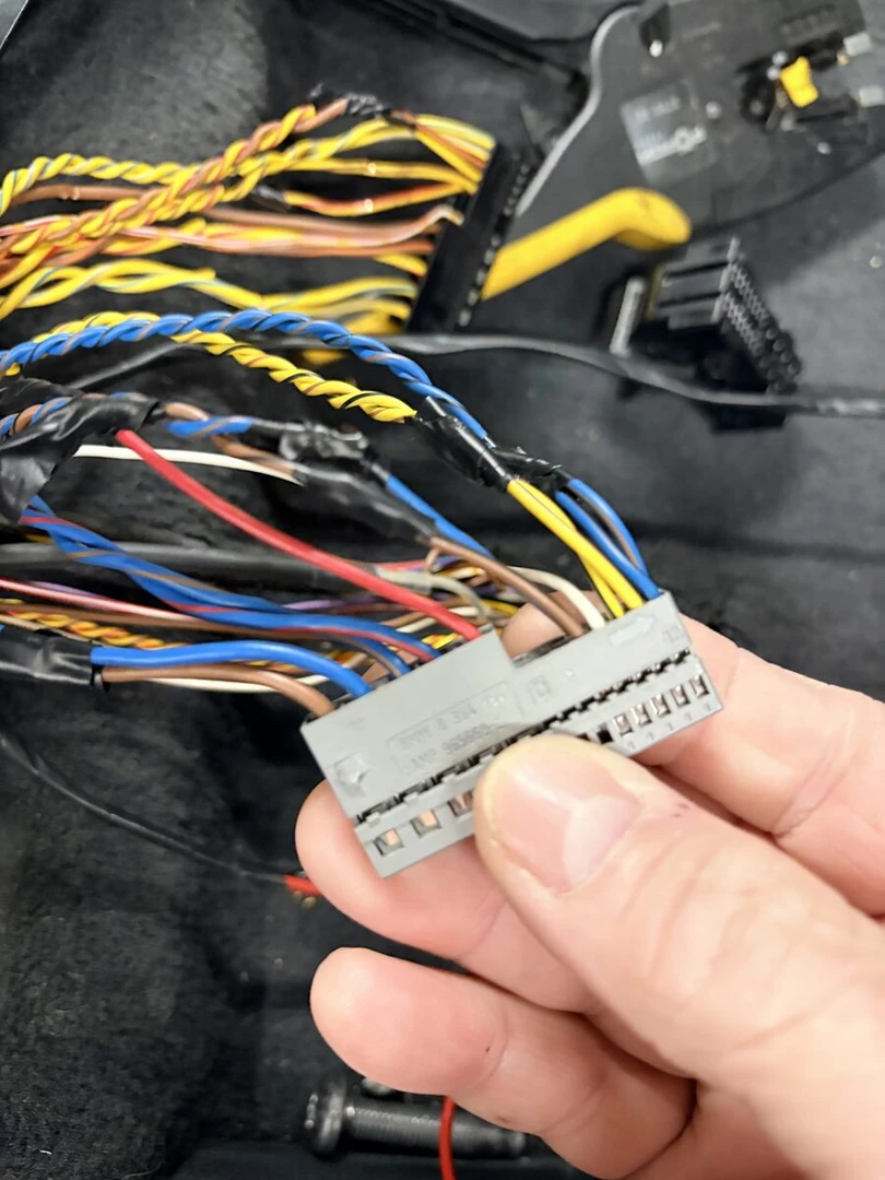 Mini Cooper S Cabriolet : ampli Harman Kardon remplacé par un BLAM