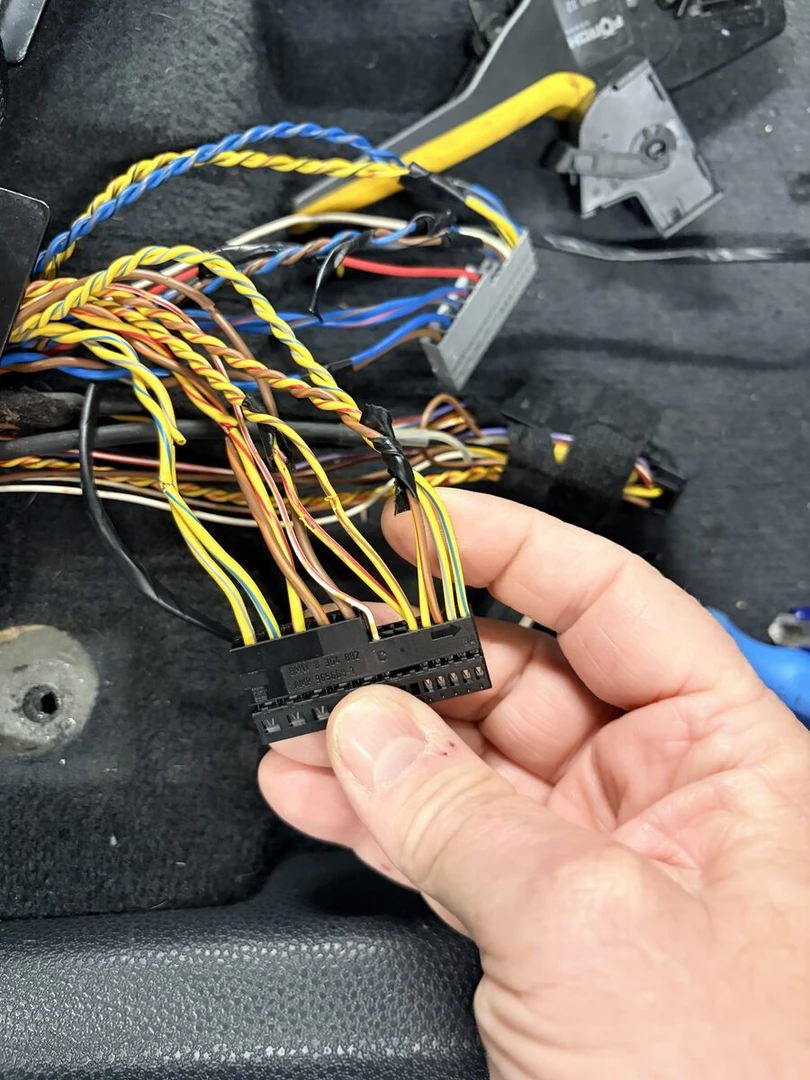 Mini Cooper S Cabriolet : ampli Harman Kardon remplacé par un BLAM