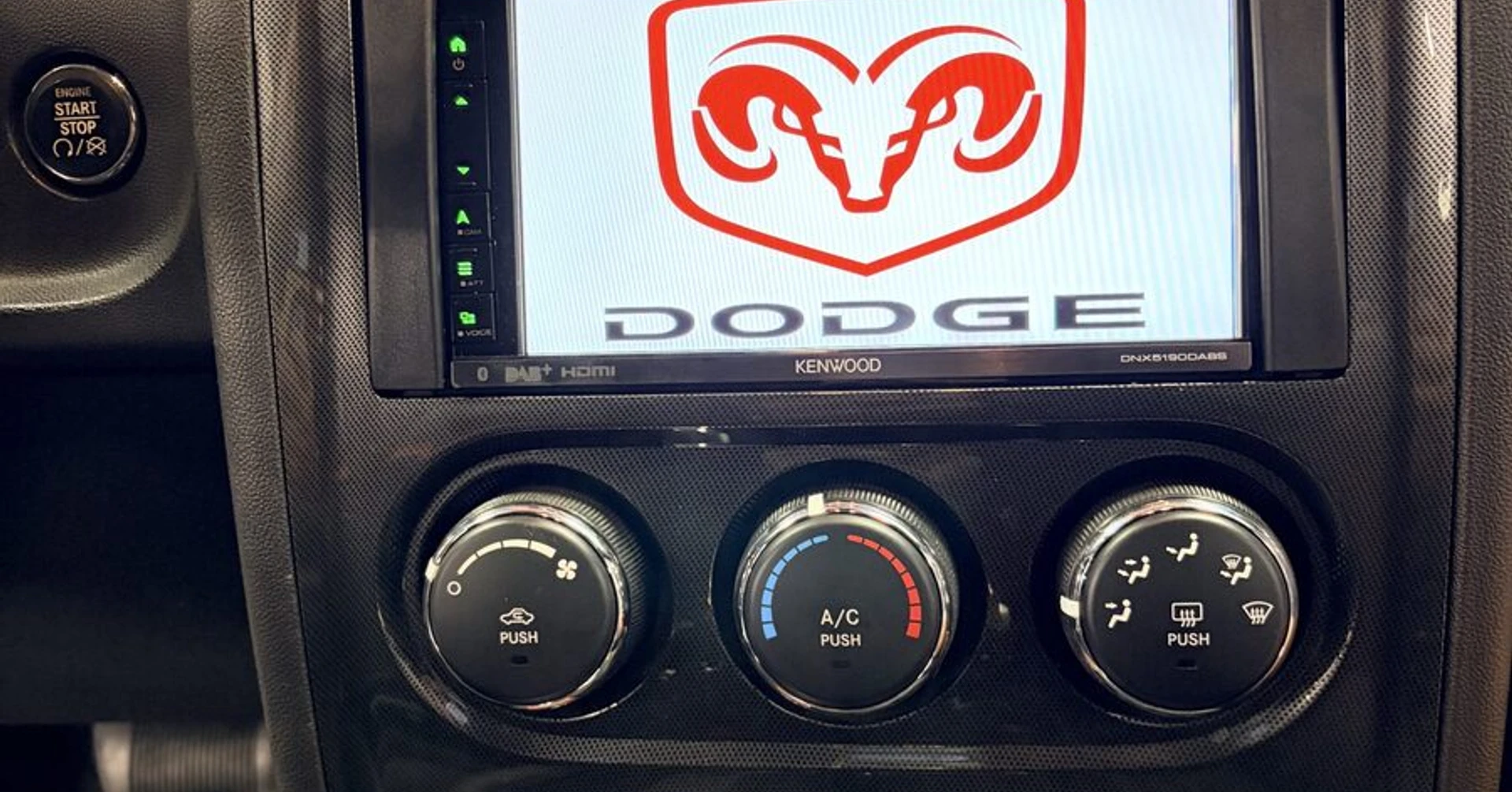 Dodge Challenger SRT8 : Kenwood, Musway et Rockford Fosgate