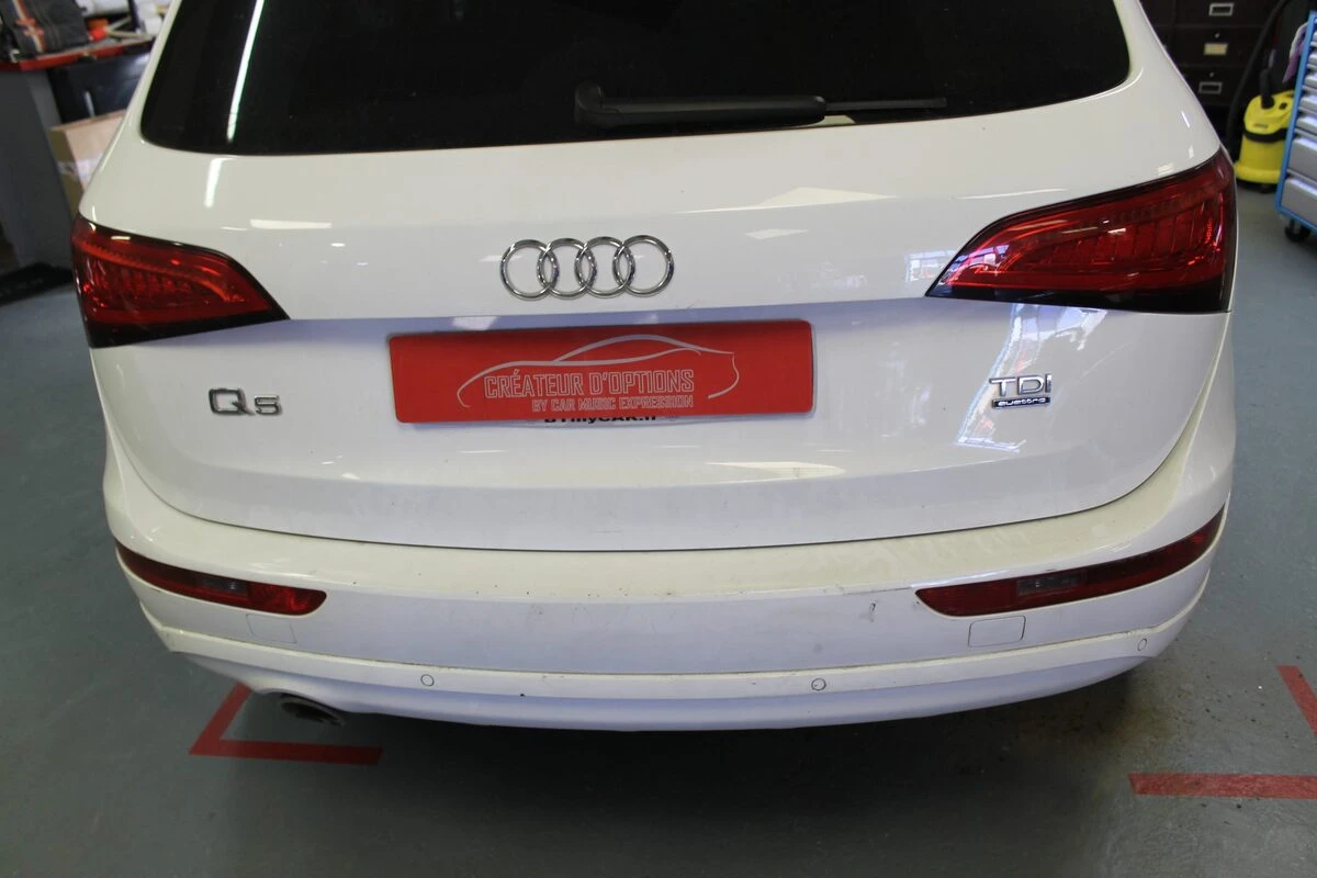 Audi Q5 : MMI qui ne s'allume plus, tuner et carte mère réparés