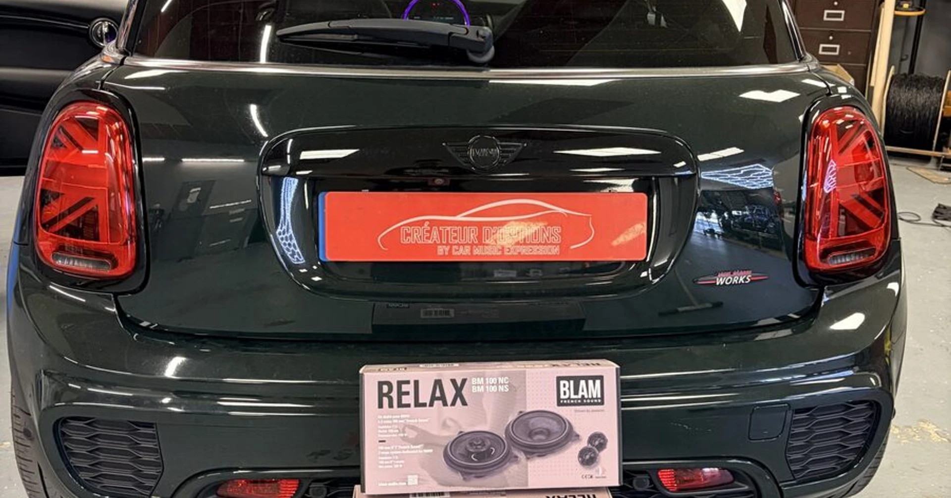 Mini JCW : haut-parleurs BLAM BM100NS et caisson Hifonics