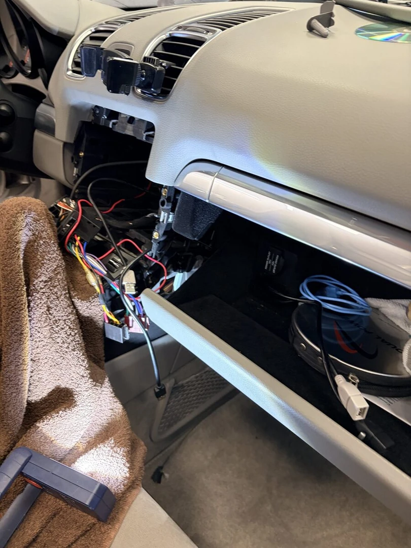 Porsche Boxster : Kenwood CarPlay en gardant le Bose d'origine