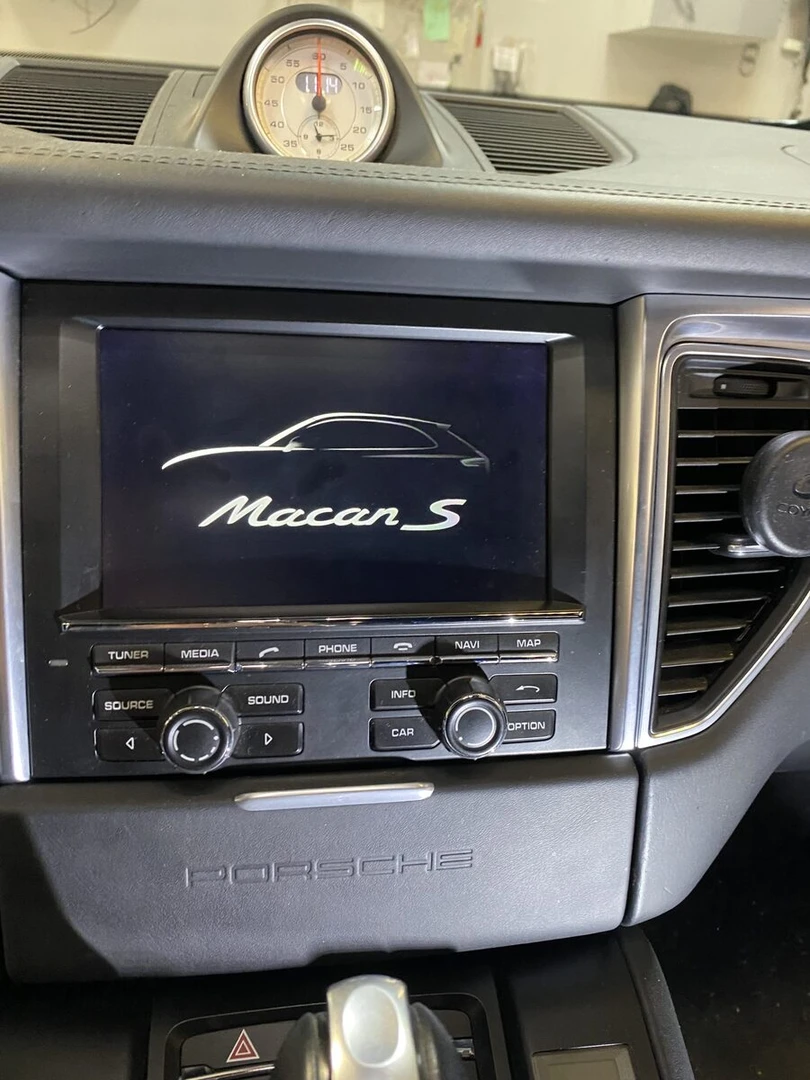 Porsche Macan S : CarPlay et Android Auto sur l'écran d'origine