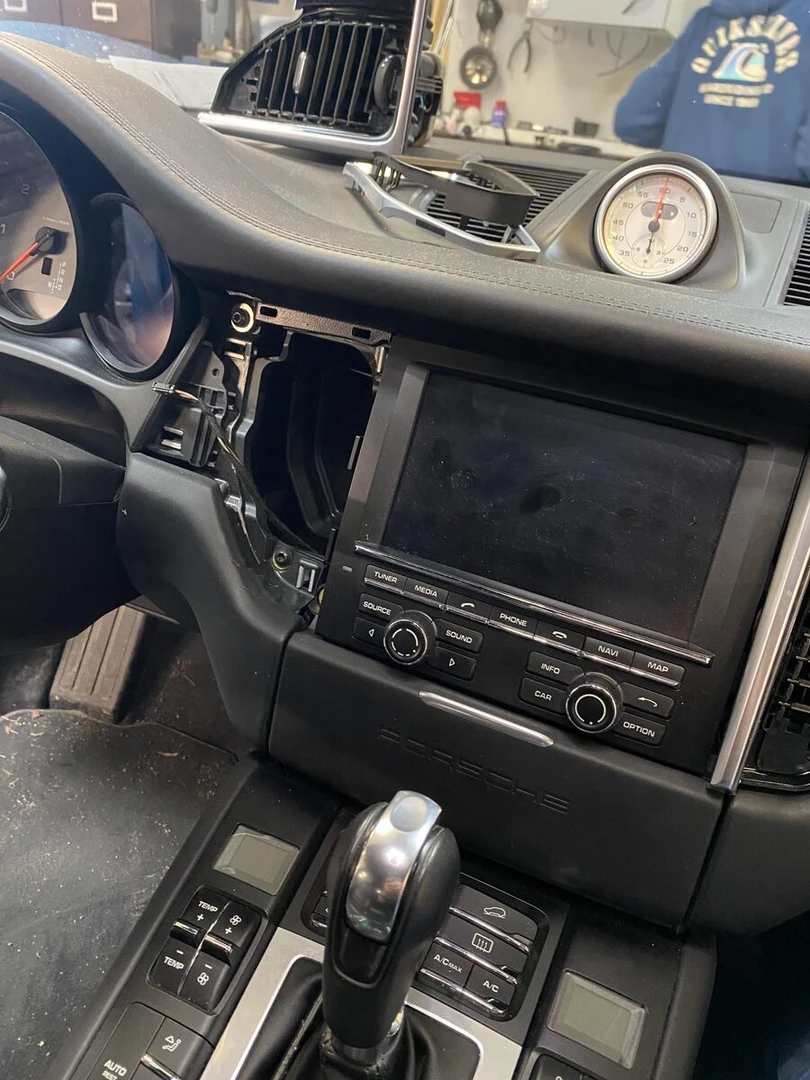 Porsche Macan S : CarPlay et Android Auto sur l'écran d'origine