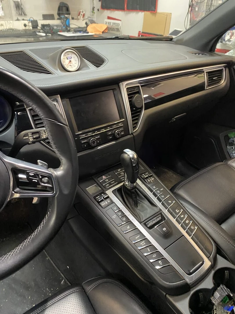 Porsche Macan S : CarPlay et Android Auto sur l'écran d'origine
