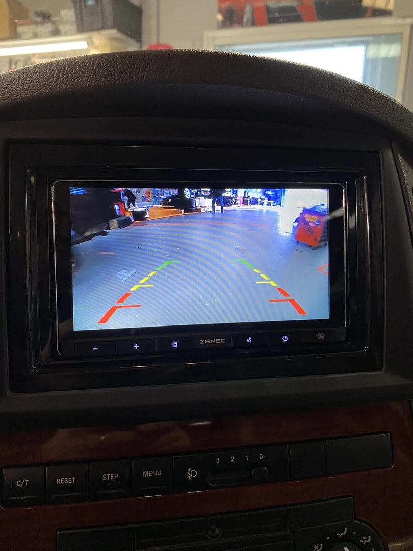 Jeep Grand Cherokee : autoradio CarPlay, caméra et système Harman Kardon conservé