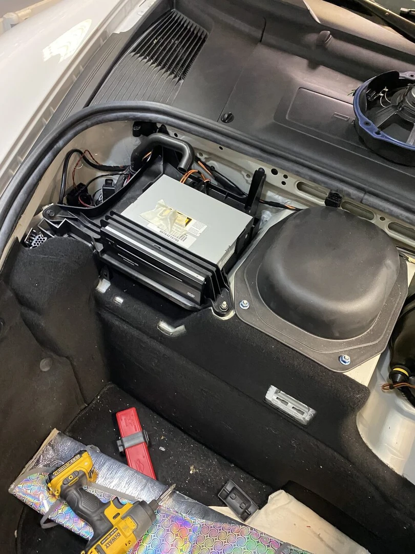 Porsche 997 : réparation de l'amplificateur audio d'origine