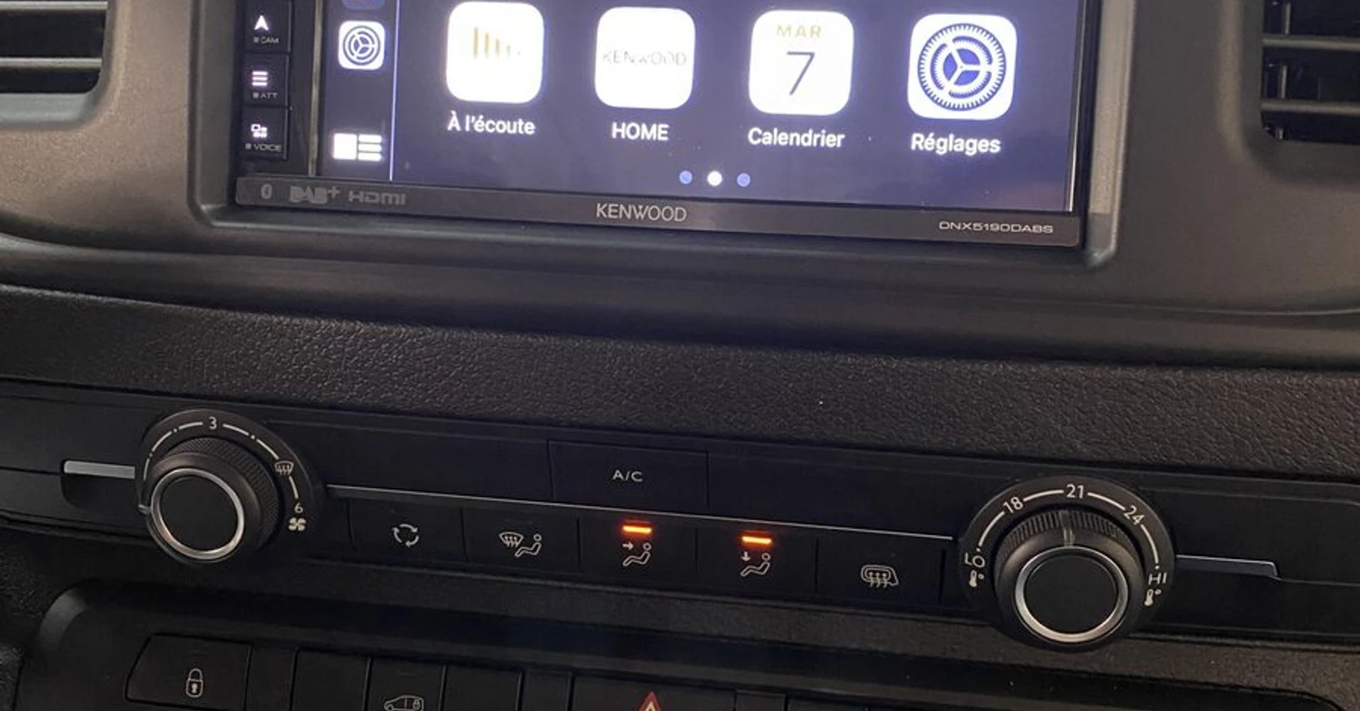 Kenwood CarPlay et caméra de recul sur utilitaire Peugeot