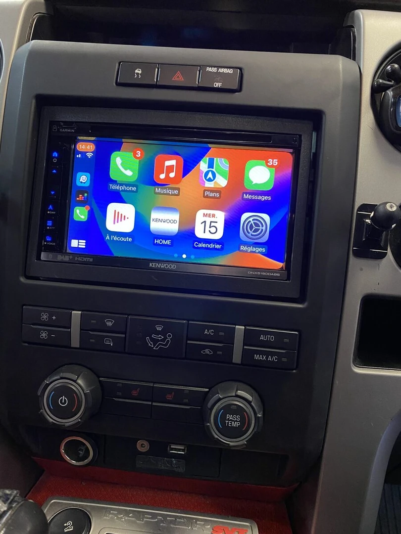 Ford F-150 Raptor : Kenwood CarPlay, amplis BLAM et caméra de recul