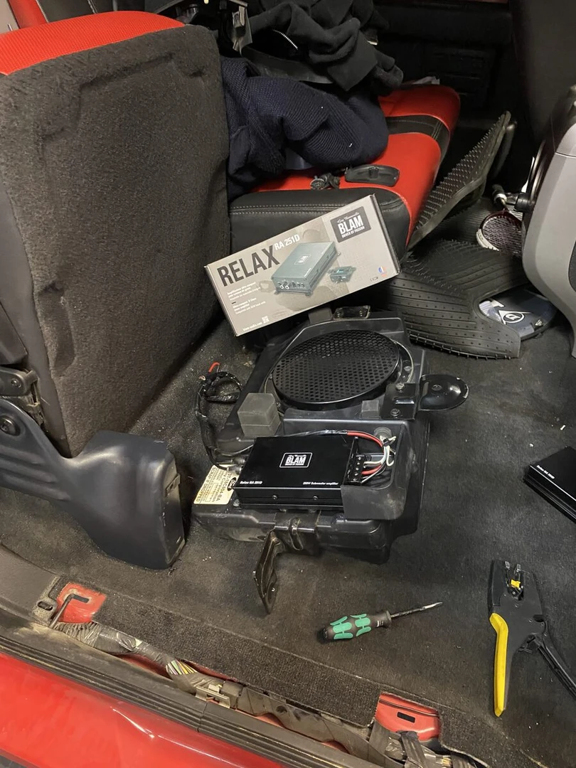 Ford F-150 Raptor : Kenwood CarPlay, amplis BLAM et caméra de recul