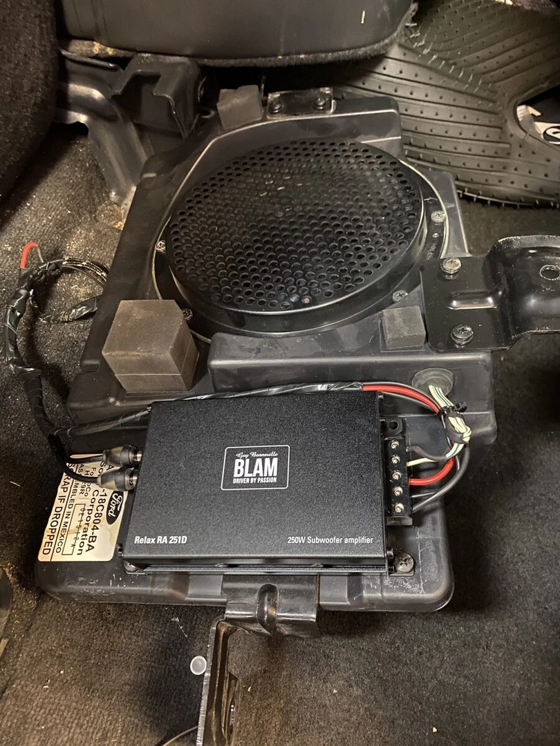 Ford F-150 Raptor : Kenwood CarPlay, amplis BLAM et caméra de recul