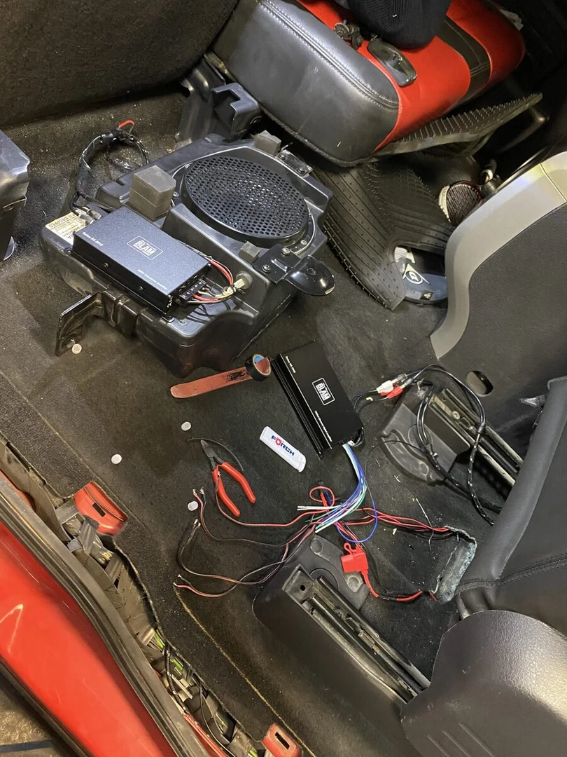 Ford F-150 Raptor : Kenwood CarPlay, amplis BLAM et caméra de recul
