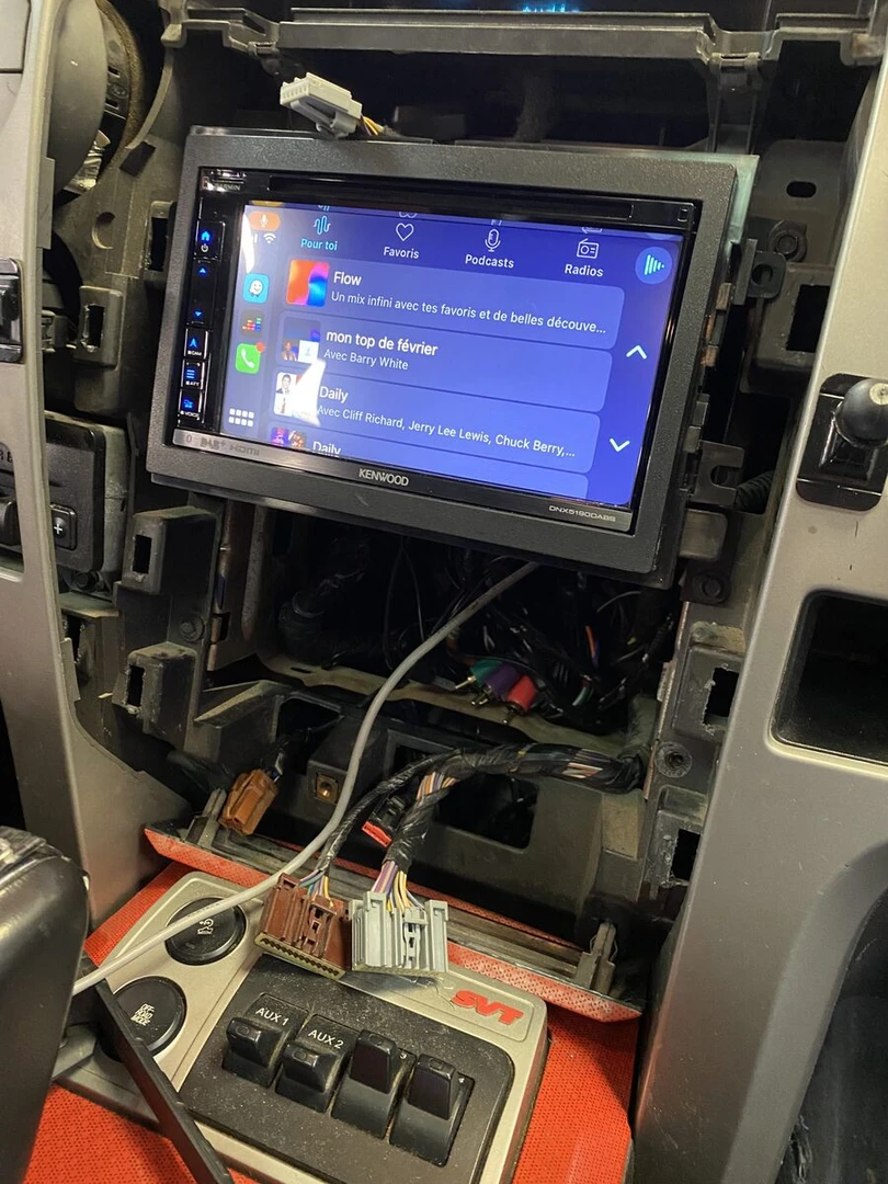 Ford F-150 Raptor : Kenwood CarPlay, amplis BLAM et caméra de recul