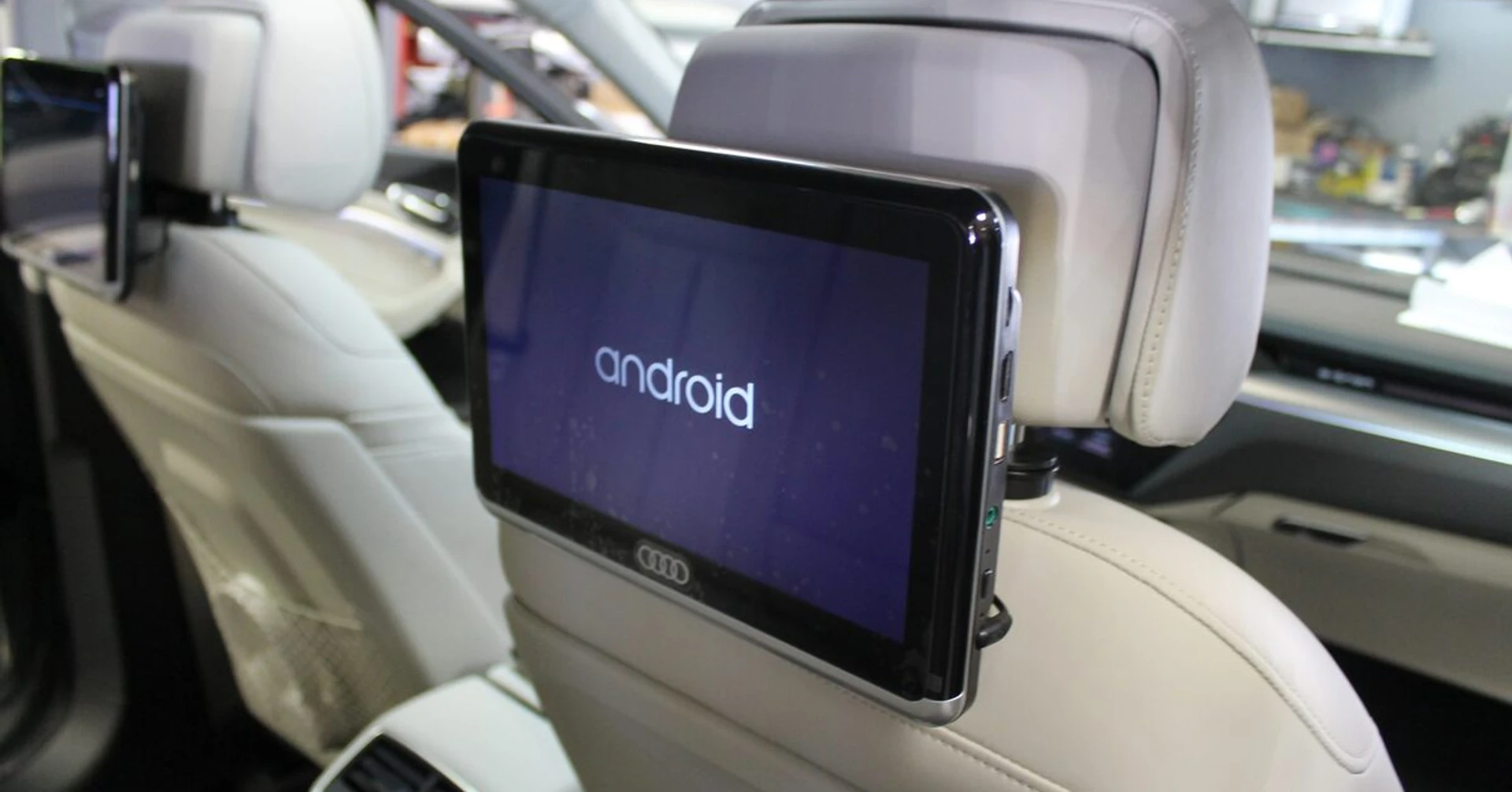 Écrans d'appuie-tête Android sur Audi e-tron 2021