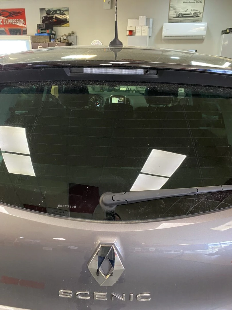 Caméra de recul sur Renault Scénic 2018, sur l'écran d'origine