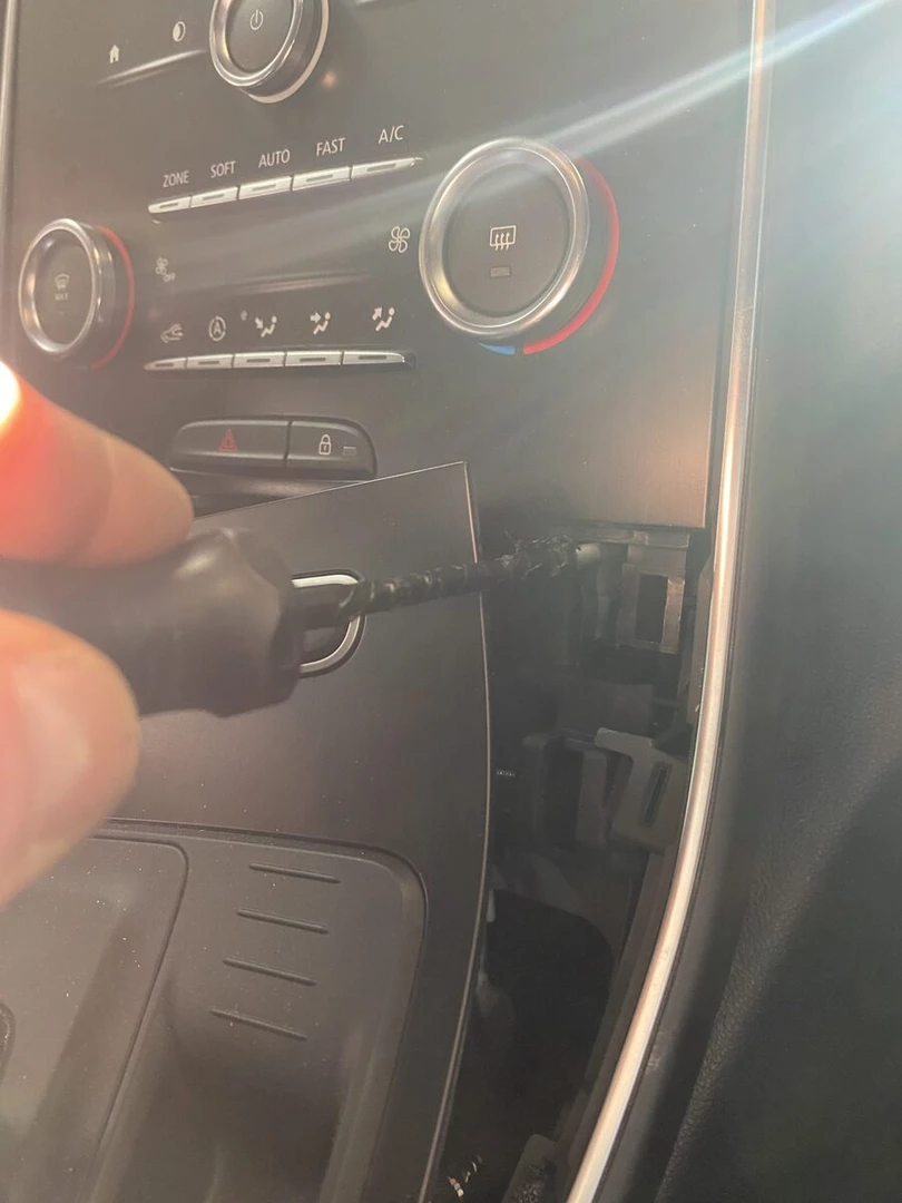 Caméra de recul sur Renault Scénic 2018, sur l'écran d'origine