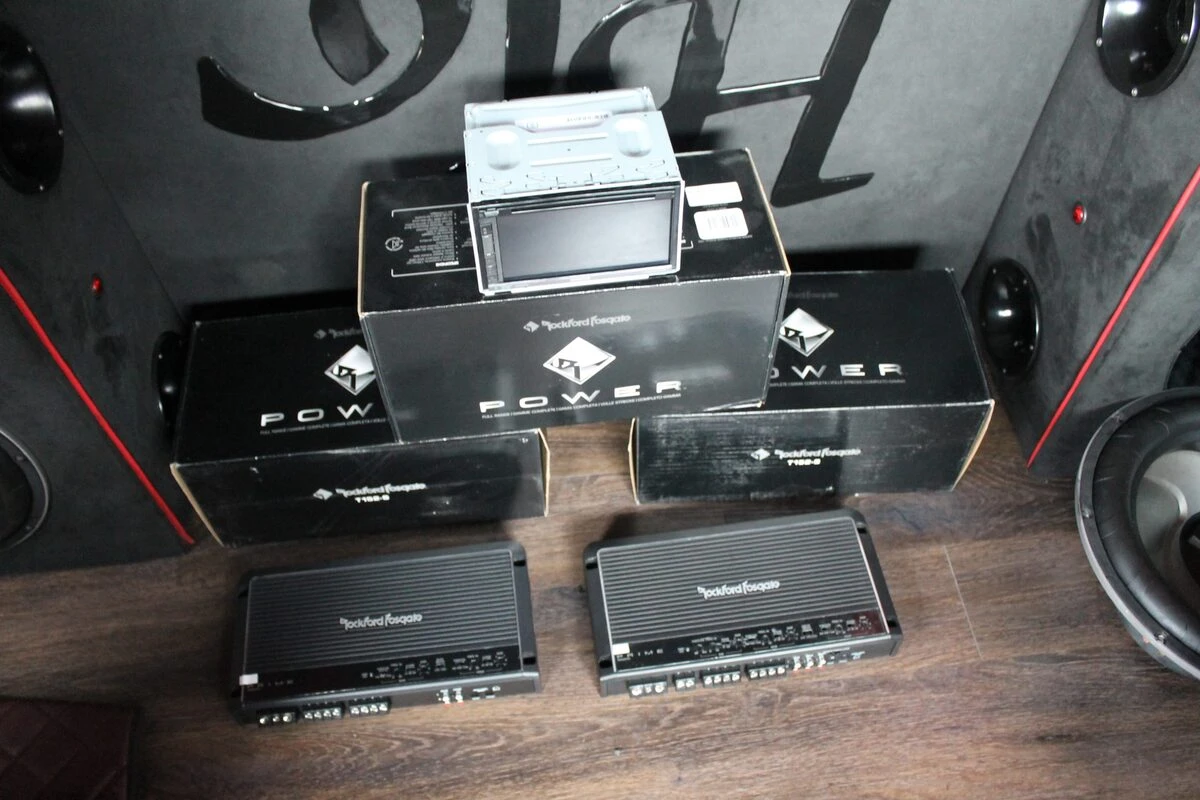 Camion Volvo : sonorisation complète Kenwood et Rockford Fosgate