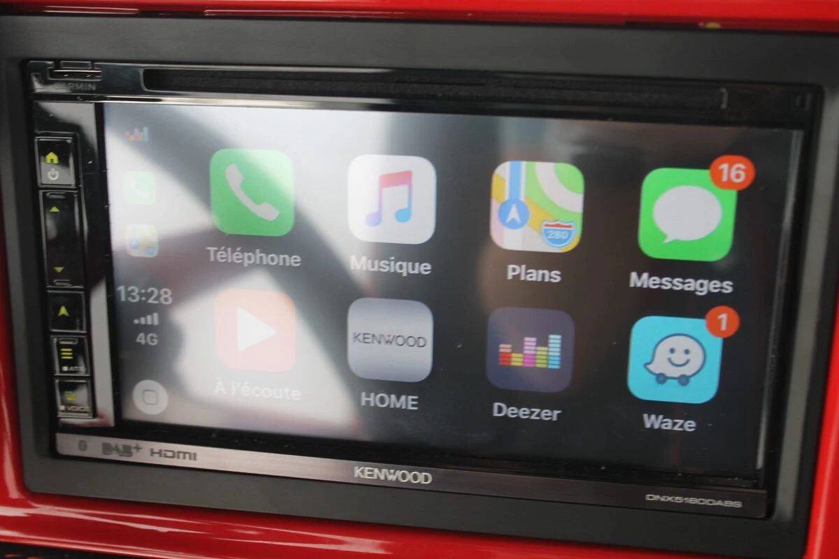 Camion Volvo : sonorisation complète Kenwood et Rockford Fosgate