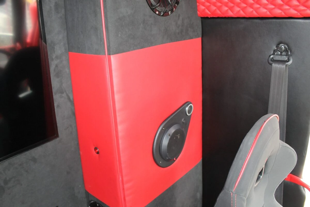 Camion Volvo : sonorisation complète Kenwood et Rockford Fosgate