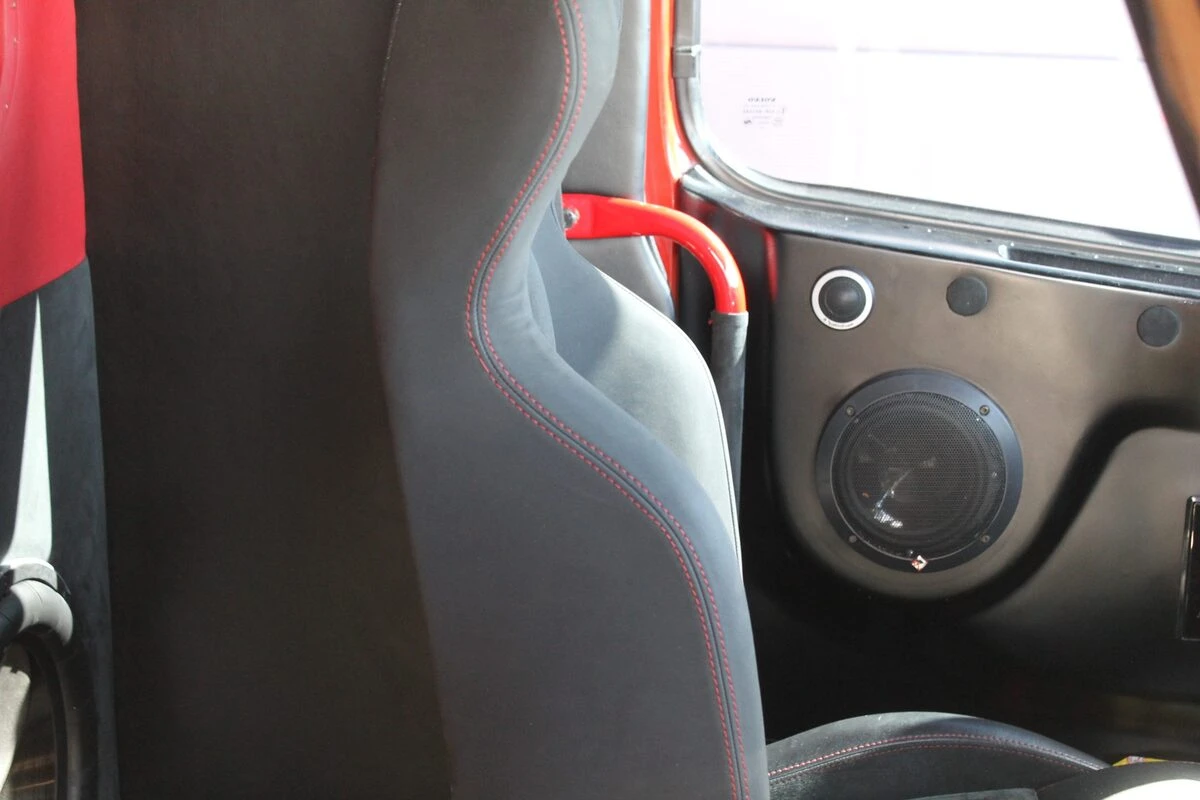 Camion Volvo : sonorisation complète Kenwood et Rockford Fosgate