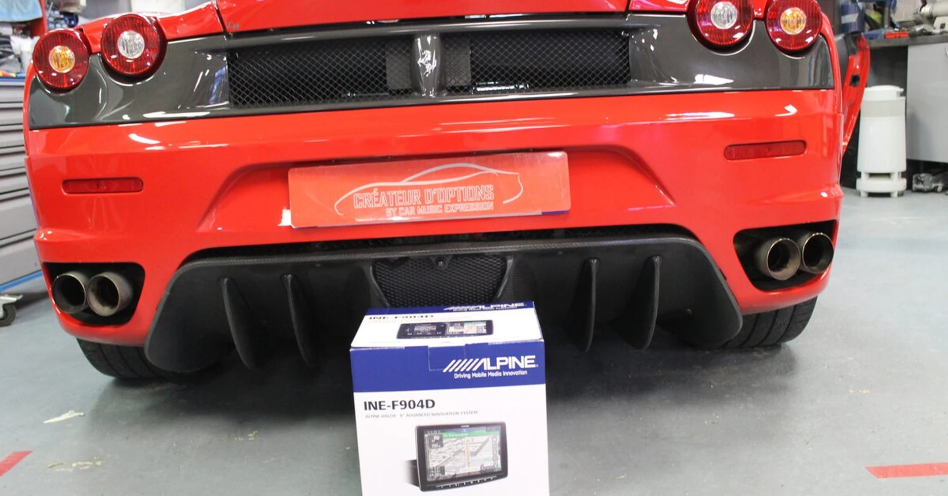 Ferrari F430 : écran Alpine INE-F904D et Apple CarPlay