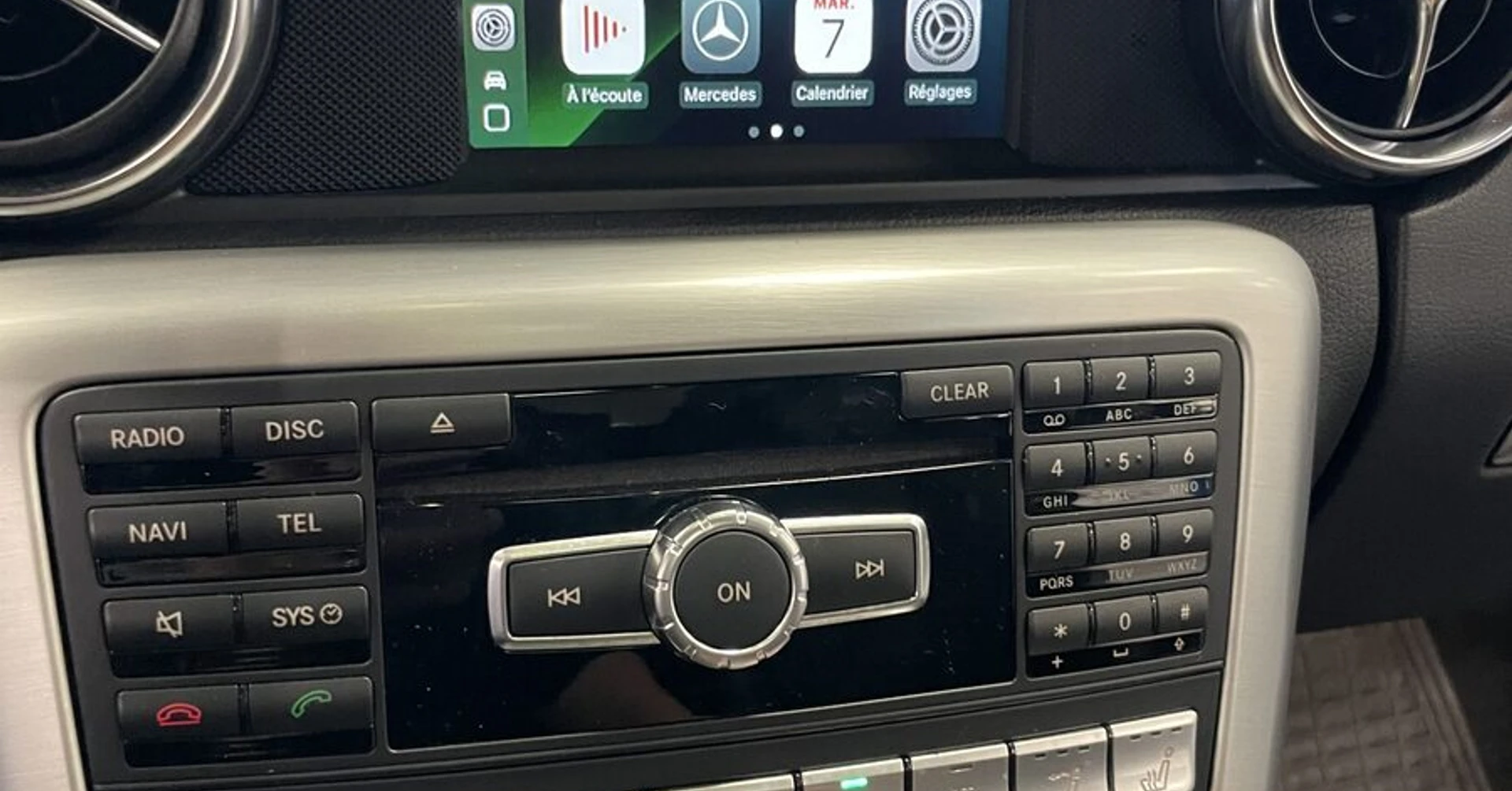 CarPlay, Android Auto et caméra de recul sur Mercedes SLK