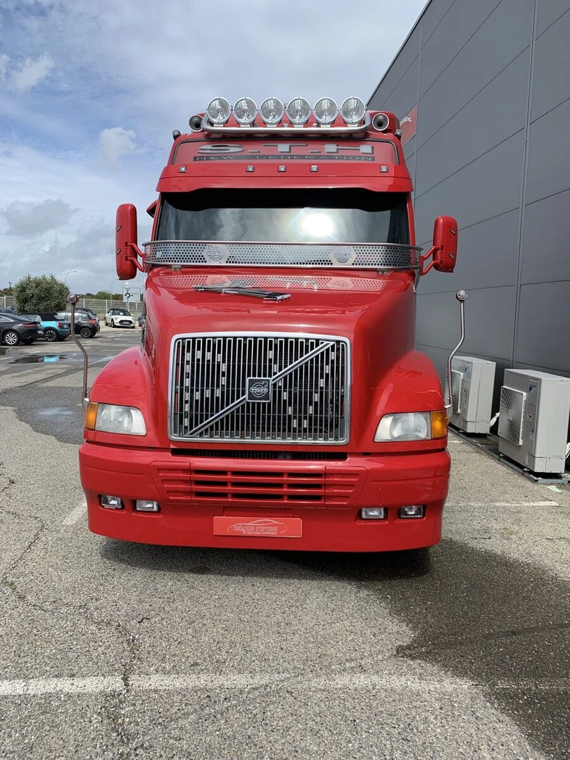 Camion Volvo : sonorisation complète Kenwood et Rockford Fosgate