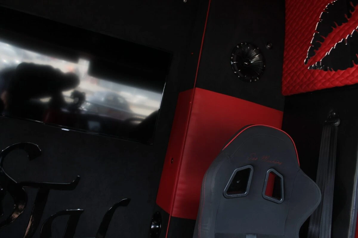 Camion Volvo : sonorisation complète Kenwood et Rockford Fosgate