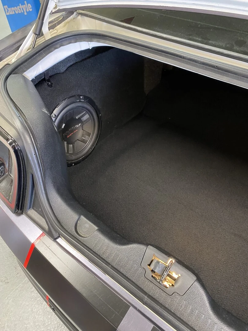 Ford Mustang : sonorisation complète Kenwood et amplis BLAM