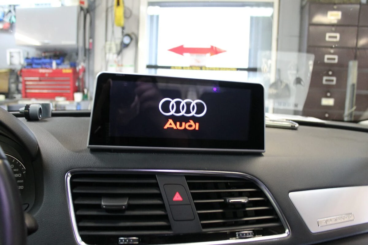 Audi Q3 2016 : écran GPS Android avec Apple CarPlay et caméra de recul