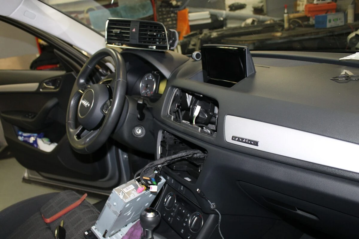 Audi Q3 2016 : écran GPS Android avec Apple CarPlay et caméra de recul