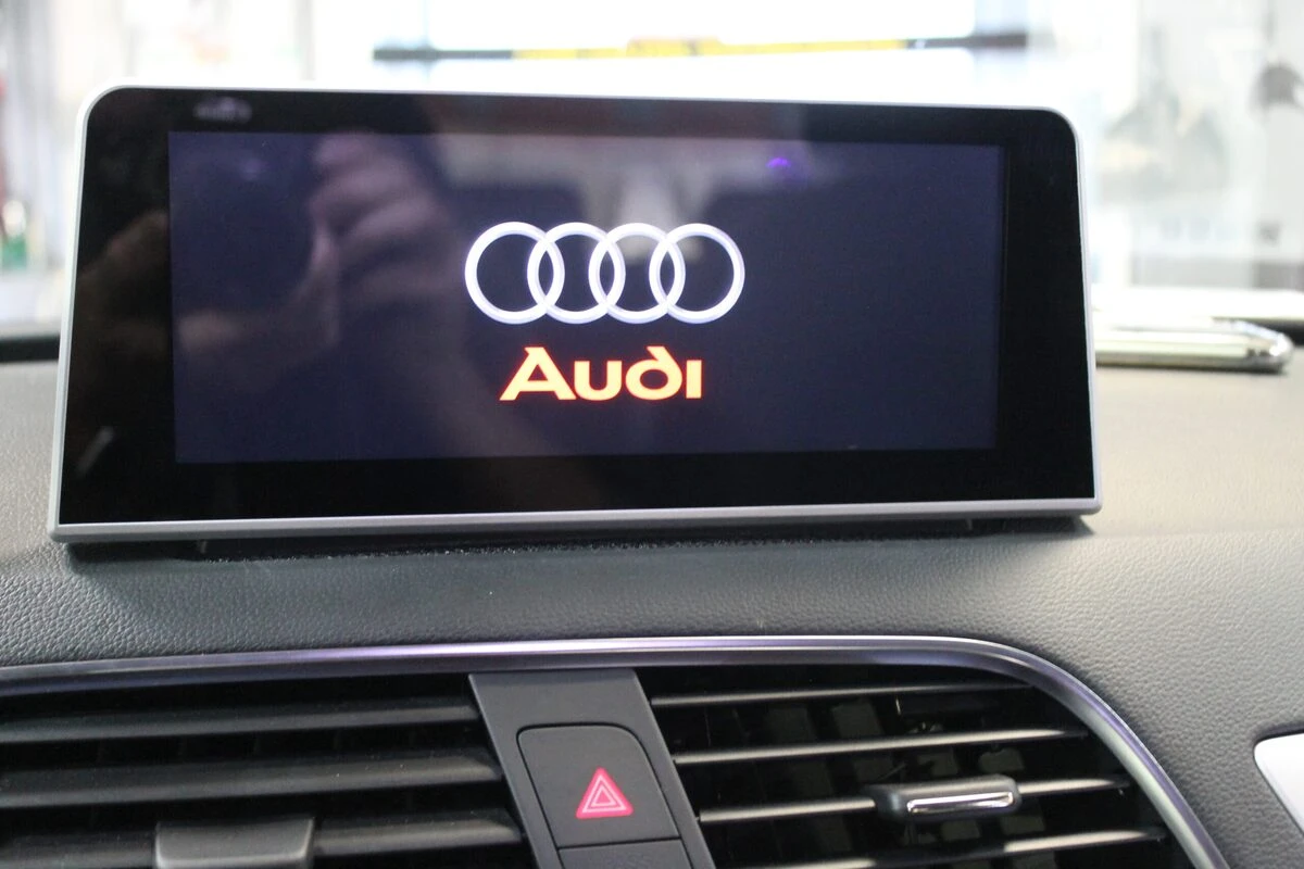 Audi Q3 2016 : écran GPS Android avec Apple CarPlay et caméra de recul