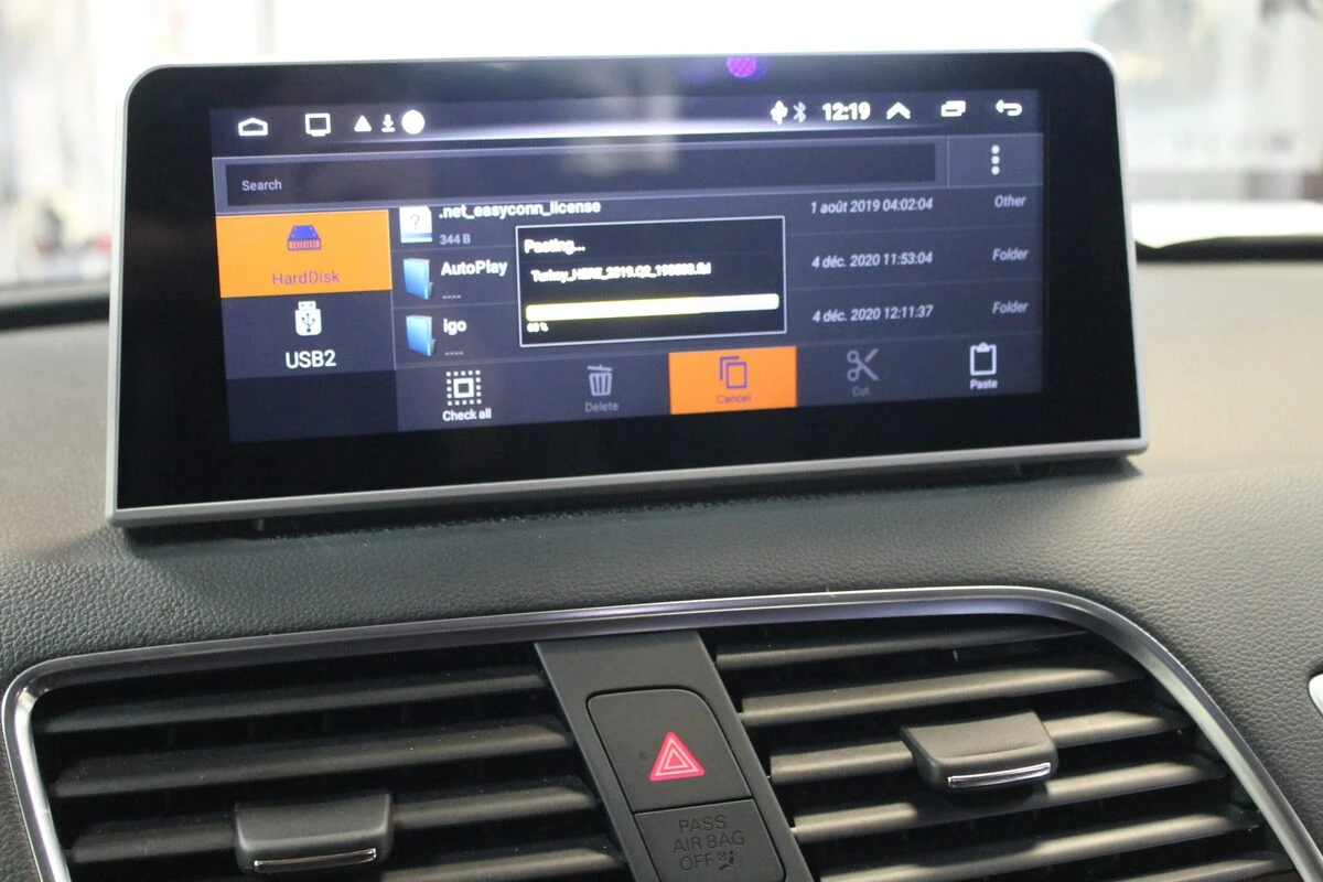 Audi Q3 2016 : écran GPS Android avec Apple CarPlay et caméra de recul