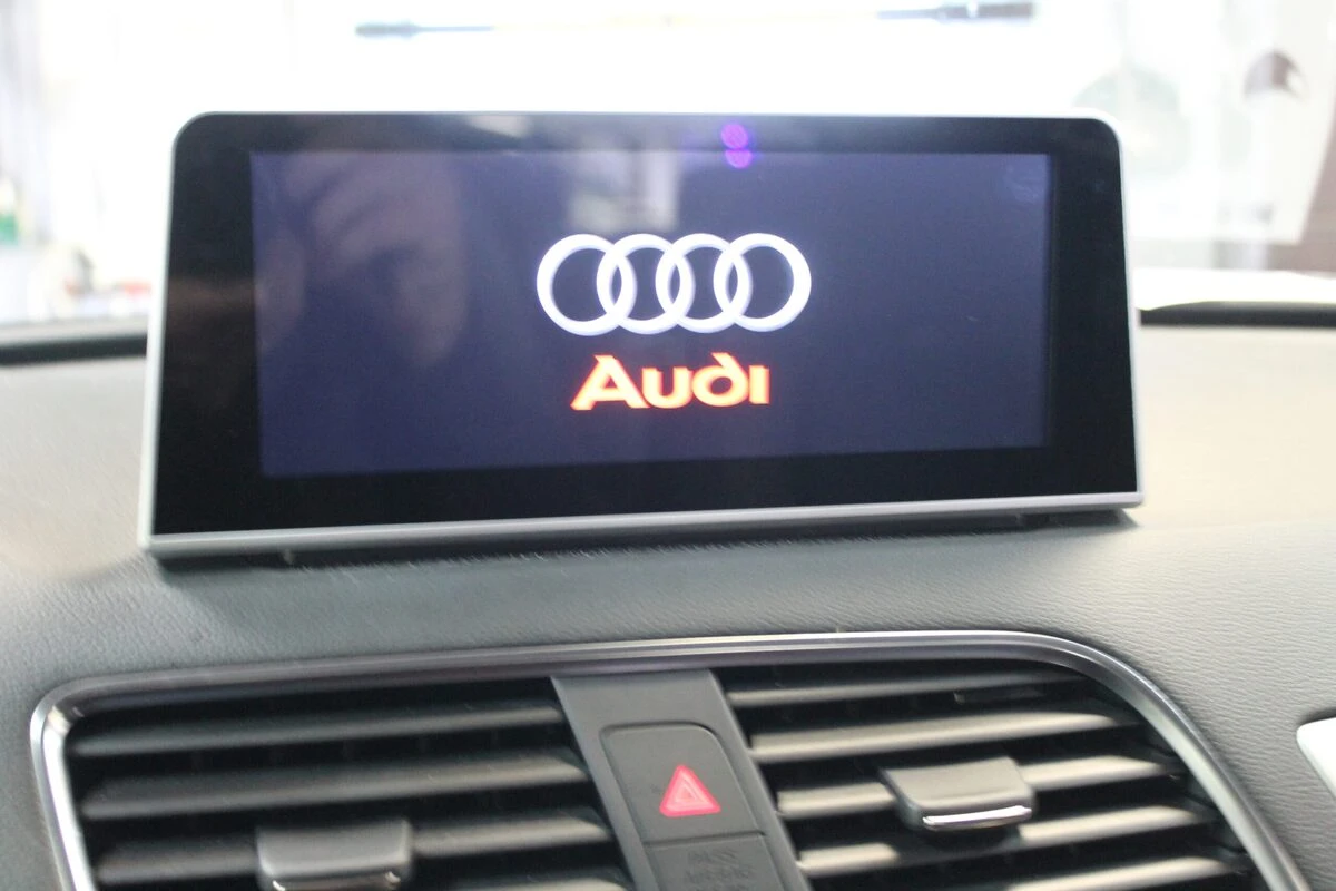 Audi Q3 2016 : écran GPS Android avec Apple CarPlay et caméra de recul