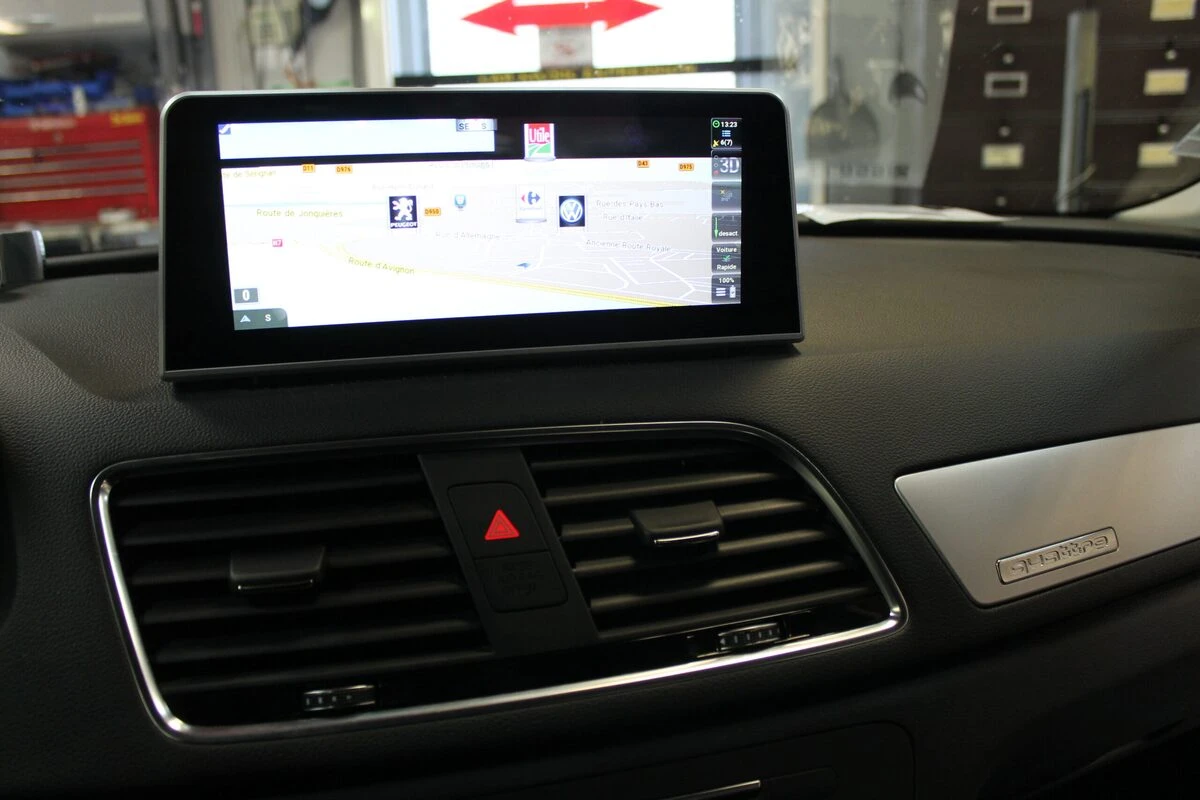 Audi Q3 2016 : écran GPS Android avec Apple CarPlay et caméra de recul