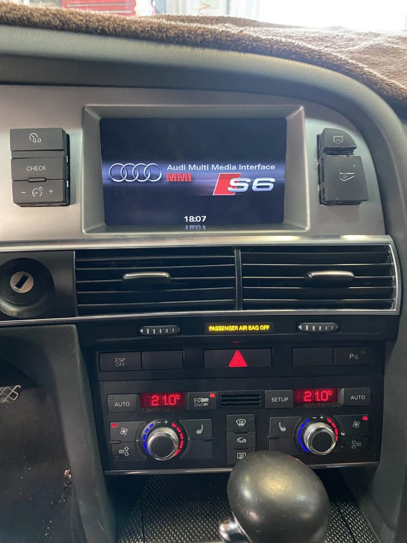 Audi S6 : MMI qui ne s'allume plus, module Bluetooth et tuner réparés