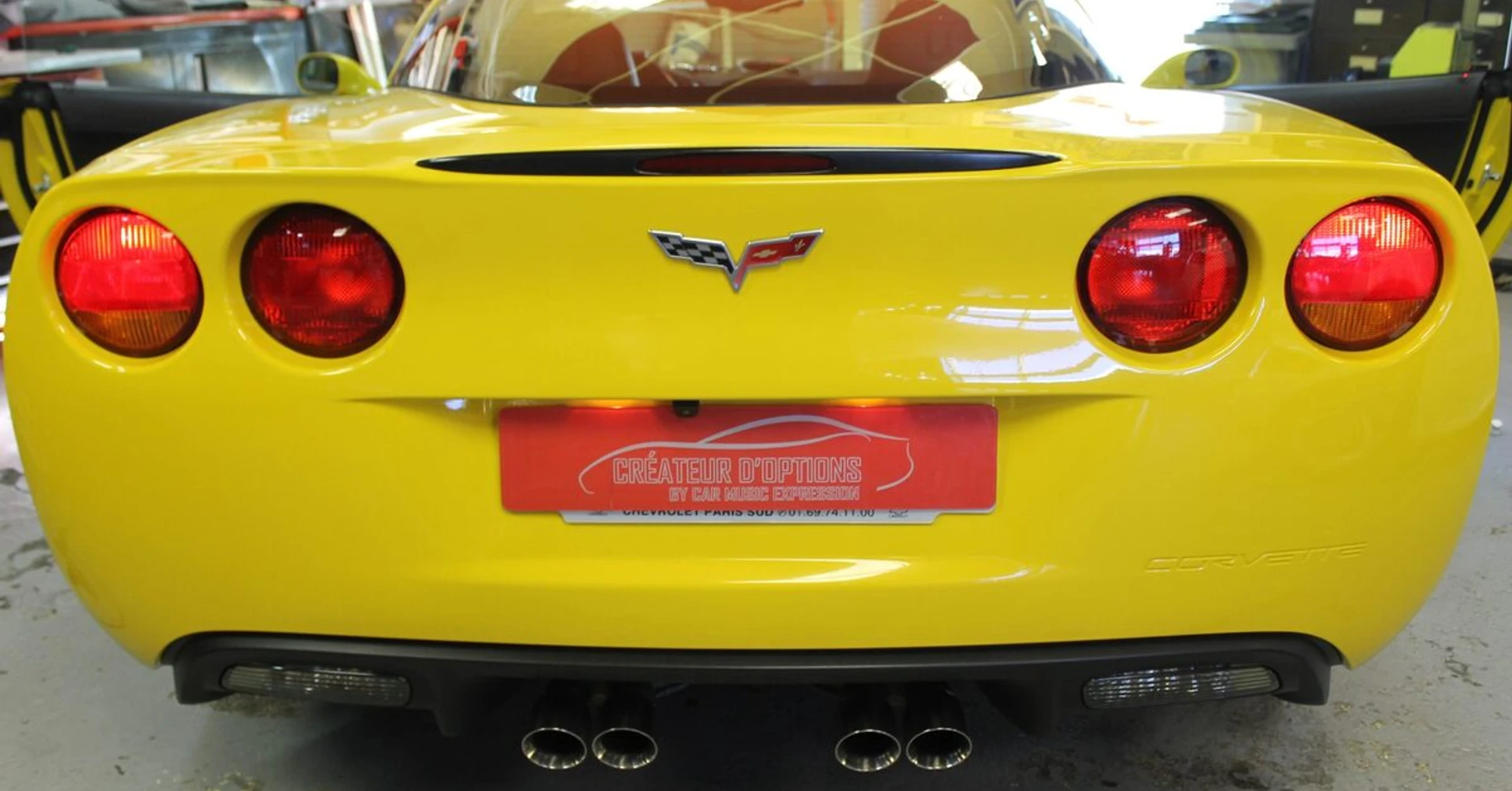 Kenwood CarPlay et caméra de recul sur Corvette C6